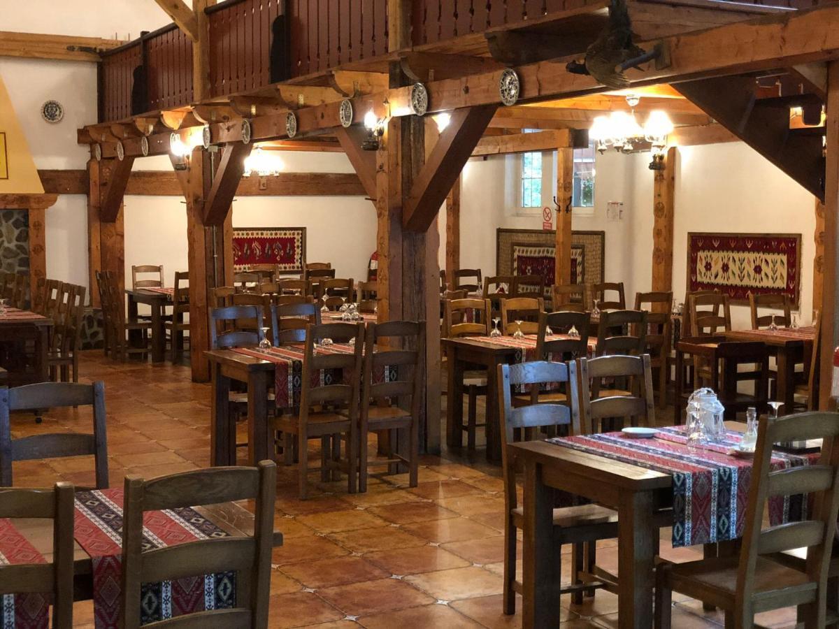 Vila De Argint Aleea Pelesului Nr 2 Sinaia Esterno foto